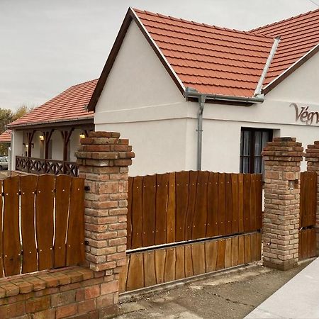 Vegvari Vendeghaz Magyarbóly Dış mekan fotoğraf